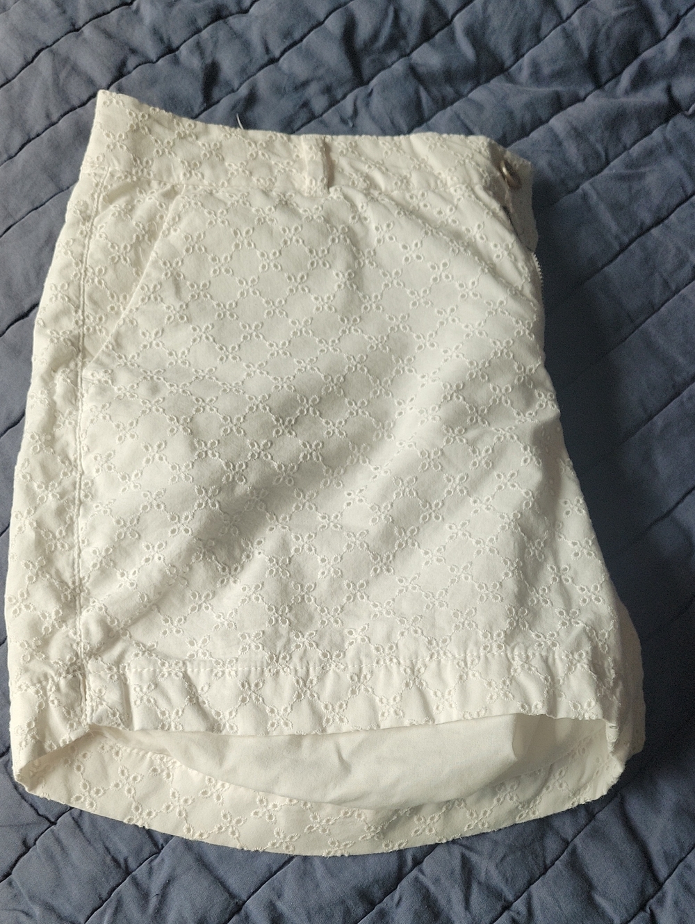 Old Navy White Eyelet Women’s Shorts